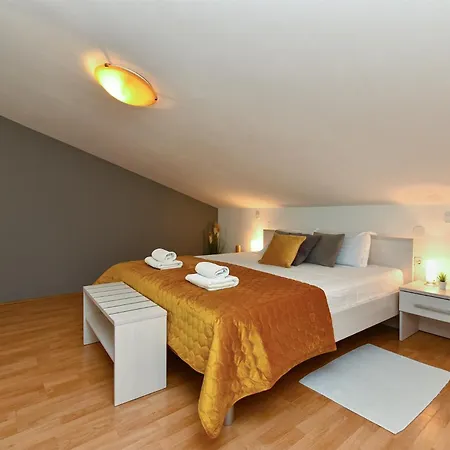 בית נופש House 2019