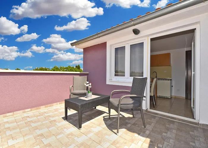 House 2019 Semesterbostad