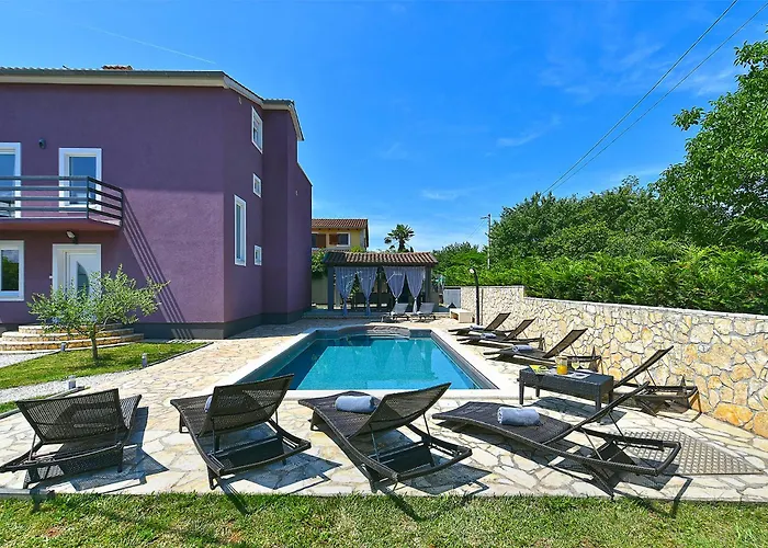 House 2019 Semesterbostad *