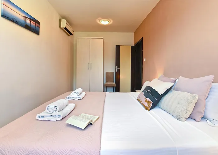 House 2019 Semesterbostad