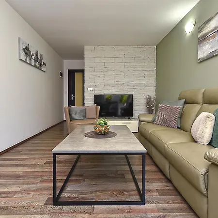 House 2019 Hébergement de vacances Frata